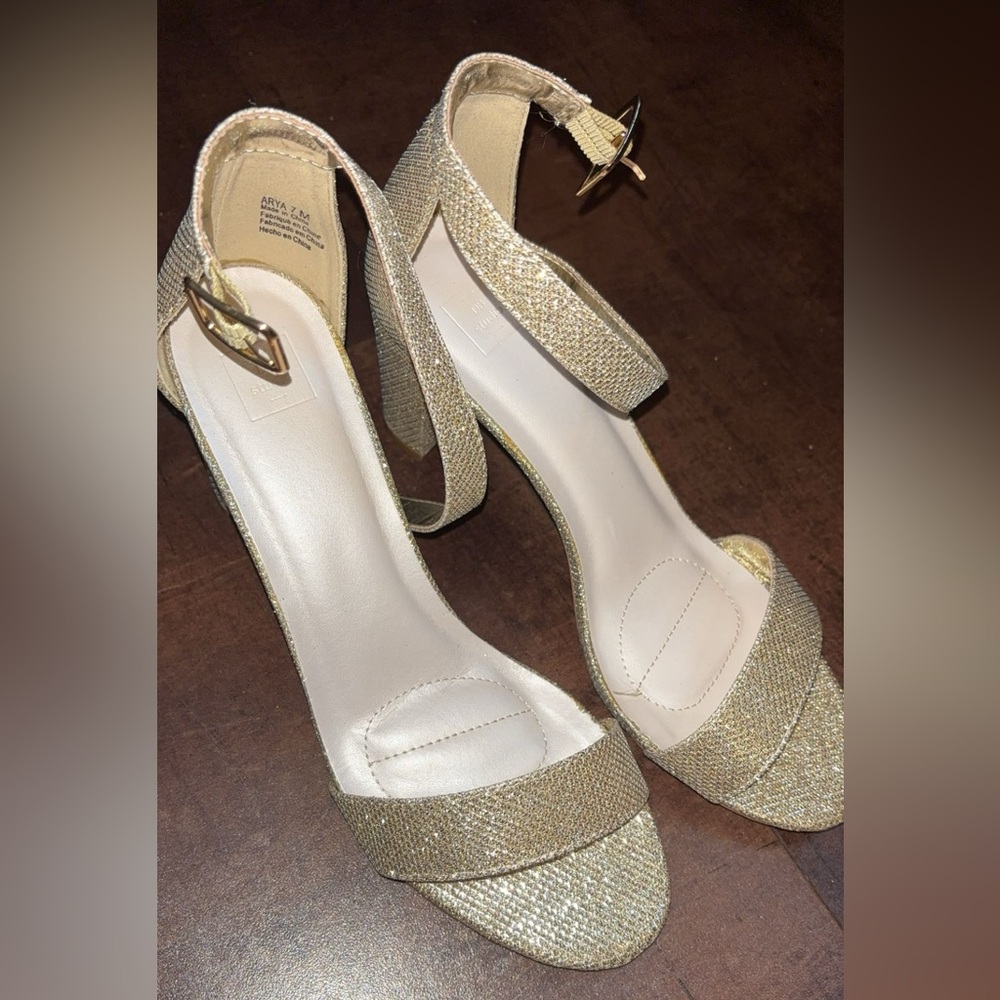 Woman’s heels Size 7